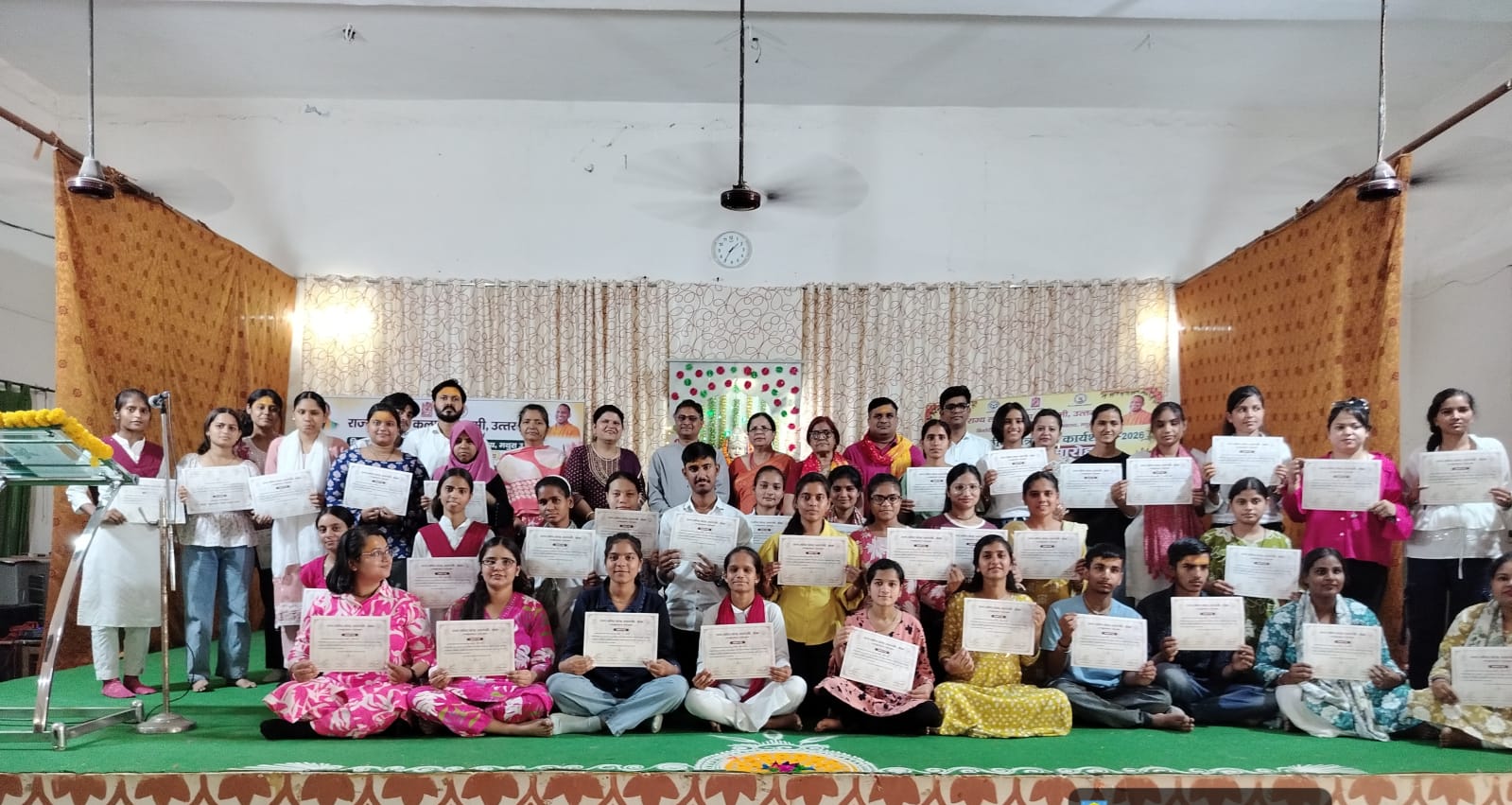 राज्य ललित कला अकादमी उत्तर प्रदेश संस्कृति विभाग एवं किशोरी रमण महिला स्नातकोत्तर महाविद्यालय, मथुरा के संयुक्त तत्वावधान में ग्रीष्मकालीन चित्रकला कार्यशाला का 02-05-2026 से 21-05-2026 तक आयोजन किया गया।